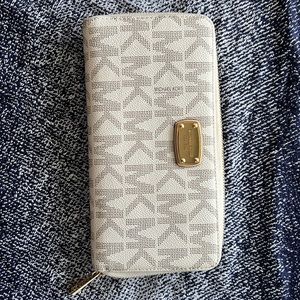 Michael Kors Jet set wallet